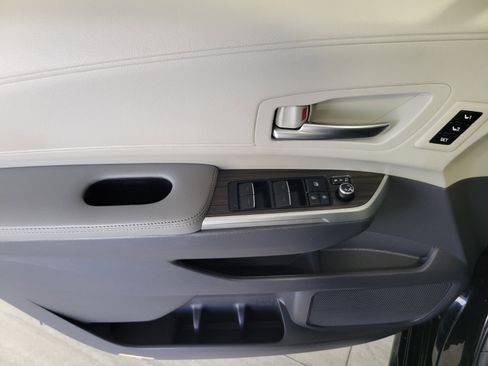 Used 2021 Toyota Sienna Limited FWD image 17