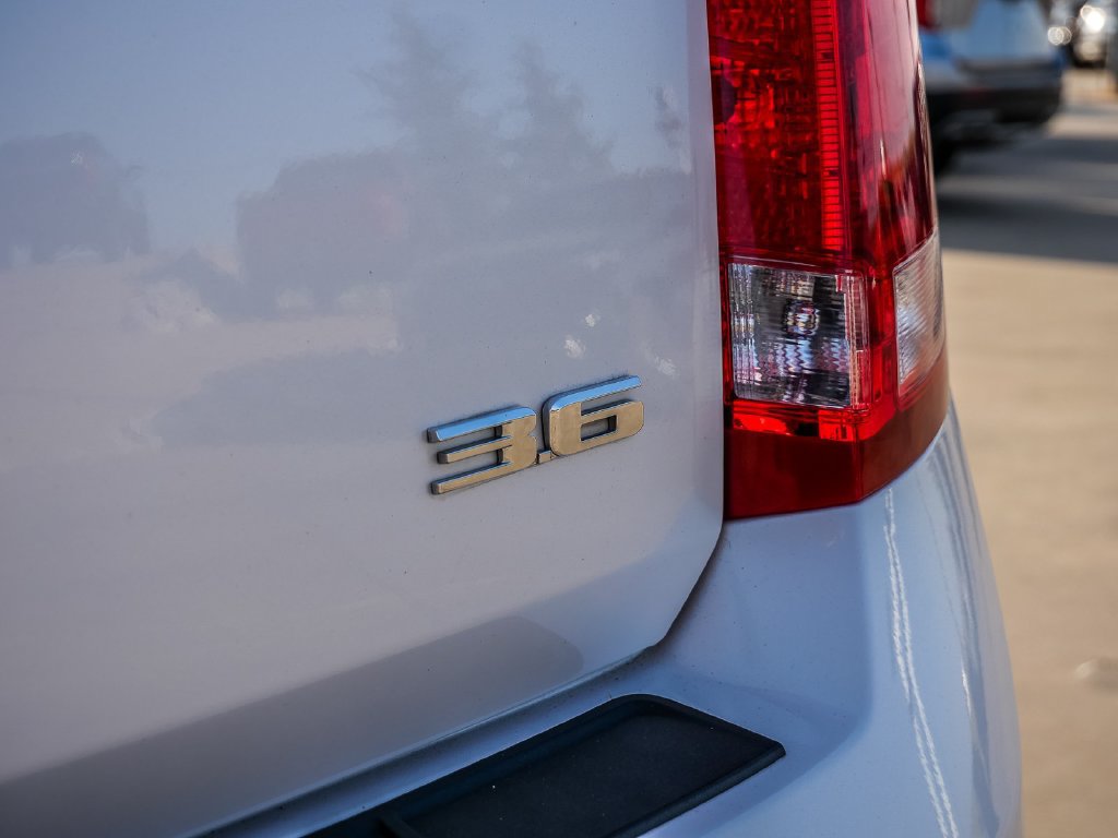Used 2012 Cadillac SRX Performance FWD image 11