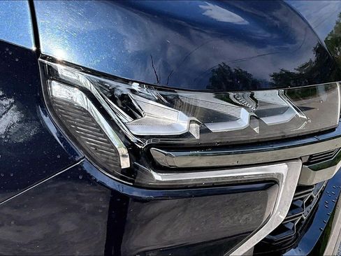 Used 2022 Chevrolet Tahoe Z71 w/ Z71 Off-Road Package image 24