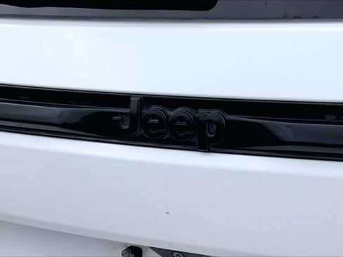 Used 2022 Jeep Grand Cherokee Altitude image 27