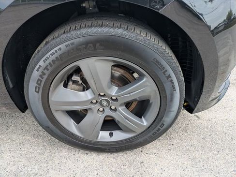 Used 2025 Land Rover Range Rover Velar Dynamic SE image 12