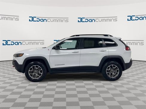 Used 2022 Jeep Cherokee Trailhawk image 5