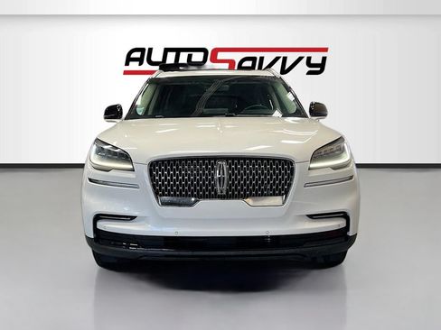 Used 2024 Lincoln Aviator Reserve AWD/4WD image 2