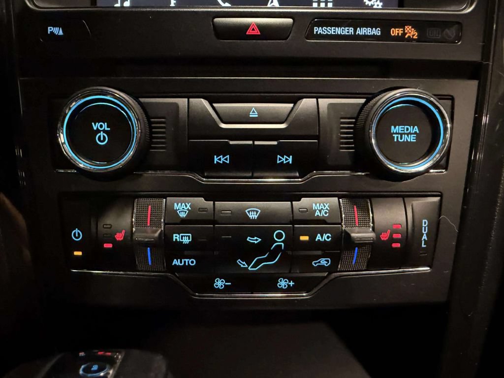Used 2018 Ford Explorer XLT w/ Equipment Group 202A AWD/4WD image 35