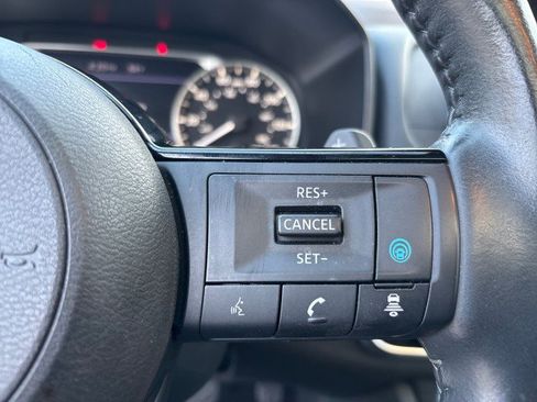 Used 2023 Nissan Rogue SV w/ SV Premium B Package image 17