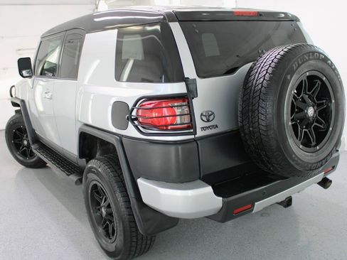 Used 2008 Toyota FJ Cruiser 2WD image 29