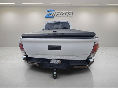 Used 2020 Toyota Tacoma TRD Off-Road image 14