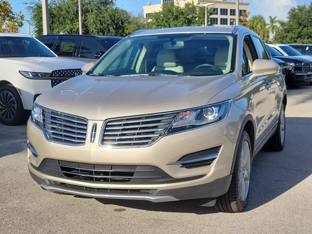 Used 2017 Lincoln MKC Premiere AWD/4WD image 3