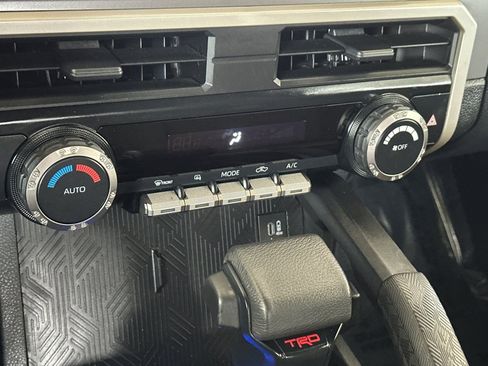 Used 2025 Toyota Tacoma TRD Sport image 19