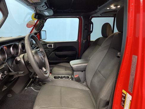 Certified 2023 Jeep Wrangler Willys image 9