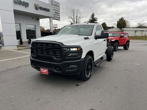 Used 2025 RAM 3500 Tradesman image 6
