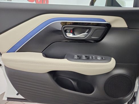 Certified 2025 Acura ADX A-Spec image 8