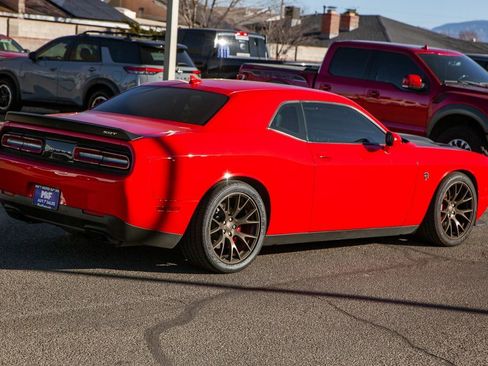 Used 2016 Dodge Challenger SRT Hellcat image 4