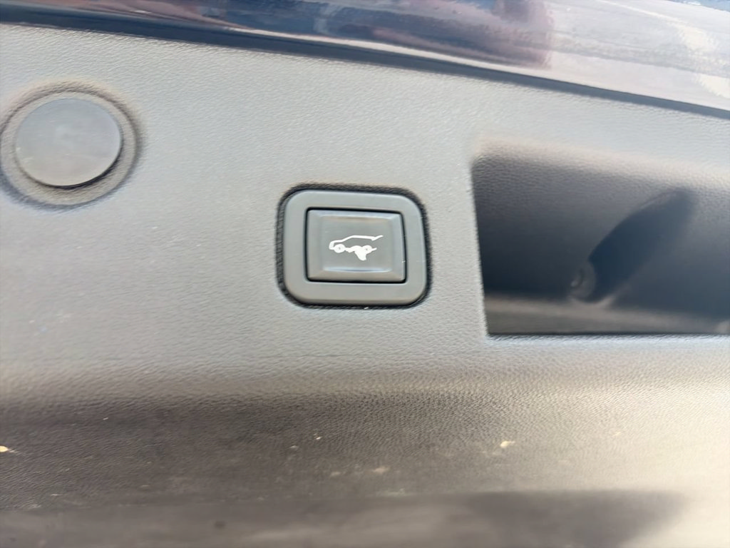 Used 2020 Chevrolet Equinox LT FWD image 8