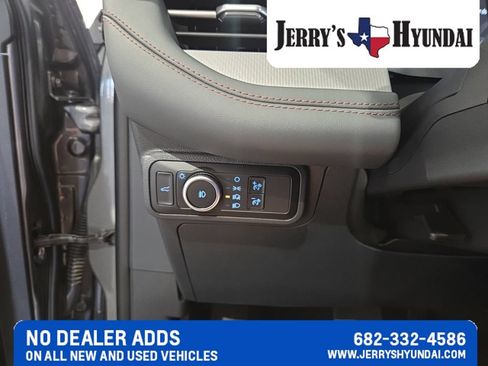 Used 2026 Ford Explorer Active w/ Active Comfort Package RWD image 15