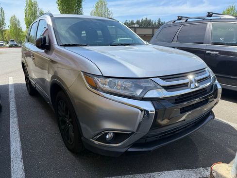 Used 2018 Mitsubishi Outlander LE FWD image 4