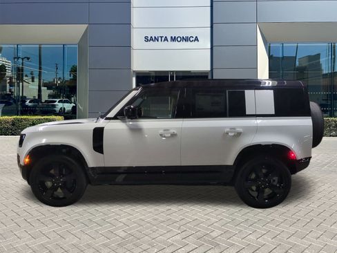 New 2026 Land Rover Defender 110 X-Dynamic SE image 2