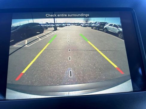 Used 2019 Jeep Cherokee Latitude Plus image 15