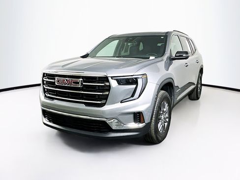 Used 2025 GMC Acadia Elevation image 3