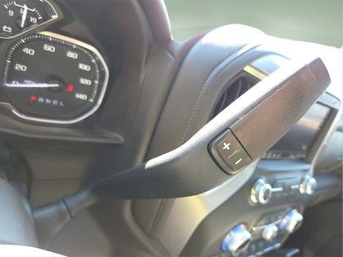 Used 2020 GMC Sierra 1500 SLT image 26