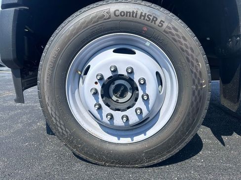 New 2024 Ford F550 4x4 Regular Cab Super Duty image 8