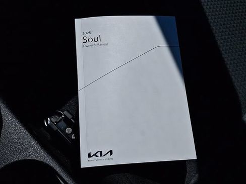 Certified 2025 Kia Soul LX w/ LX Technology Package FWD image 25