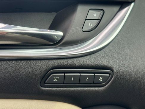 Used 2023 Buick Enclave Avenir w/ Avenir Technology Package image 17