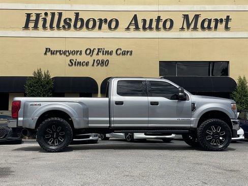 Used 2020 Ford F350 XLT AWD/4WD image 4