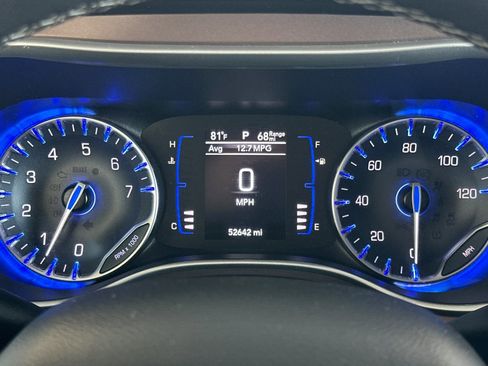 Used 2023 Chrysler Voyager LX image 22