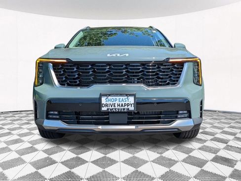 Used 2025 Kia Sorento EX w/ EX Panoramic Sunroof Package FWD image 18