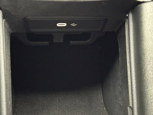 Used 2024 Mercedes-Benz GLS 450 4MATIC image 43