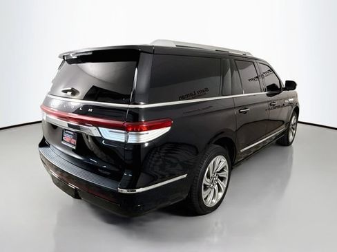 Used 2022 Lincoln Navigator L Reserve AWD/4WD image 7