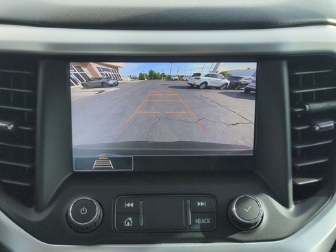 Used 2020 GMC Acadia SLT AWD/4WD image 19