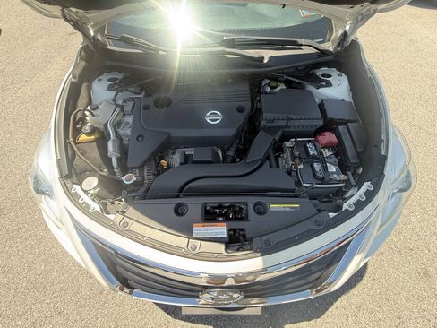 Used 2014 Nissan Altima 2.5 S FWD image 25