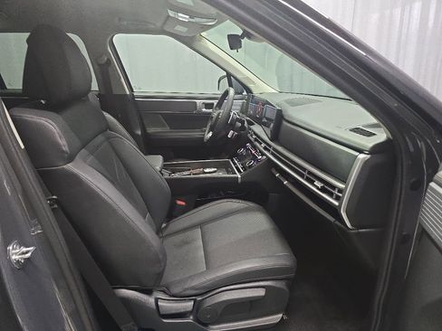 Used 2025 Hyundai Santa Fe SEL FWD image 5