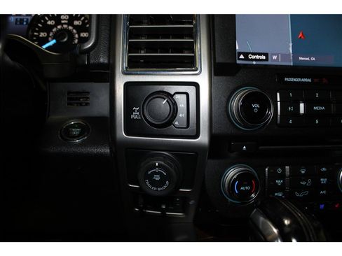 Used 2017 Ford F150 Platinum w/ Equipment Group 701A Luxury image 34