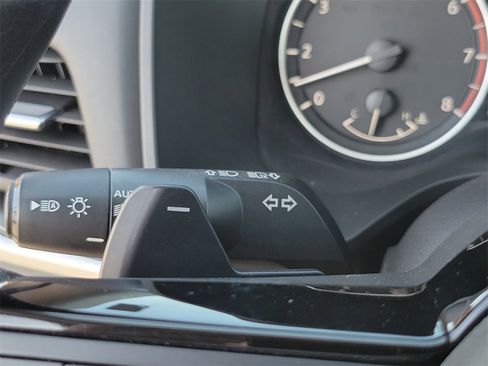 Certified 2023 Nissan Rogue SV image 8