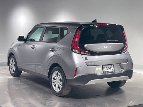 Used 2023 Kia Soul LX image 13