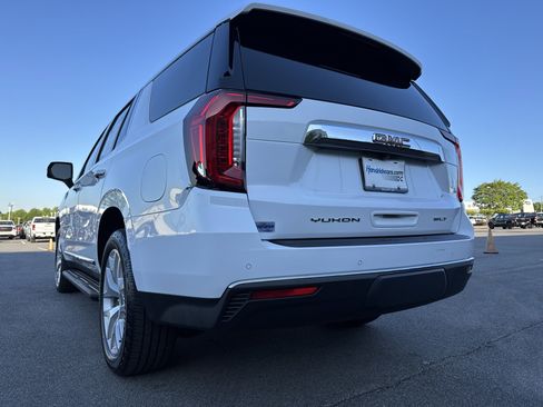 Used 2023 GMC Yukon SLT w/ SLT Premium Package RWD image 8