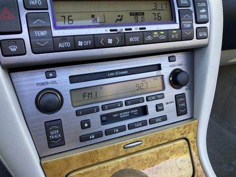 Used 2005 Lexus SC 430 Convertible RWD image 28