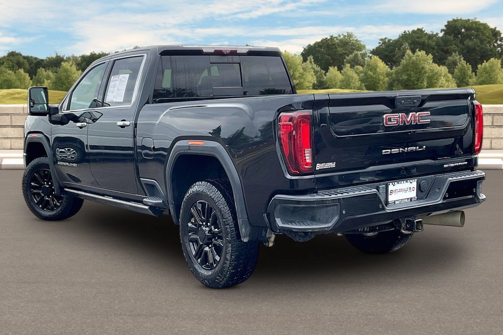 Used 2023 GMC Sierra 2500 Denali w/ Denali Black Diamond Edition AWD/4WD image 11