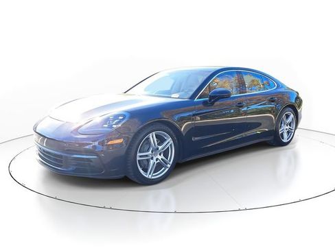 Used 2018 Porsche Panamera 4S image 3