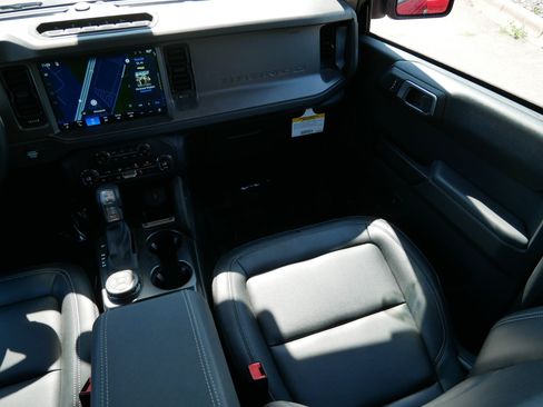 Used 2026 Ford Bronco Badlands AWD/4WD image 11