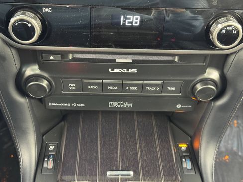 Used 2023 Lexus GX 460 Premium image 32