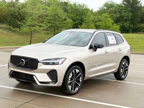 New 2026 Volvo XC60 B5 Plus w/ Protection Package Premier AWD/4WD image 3