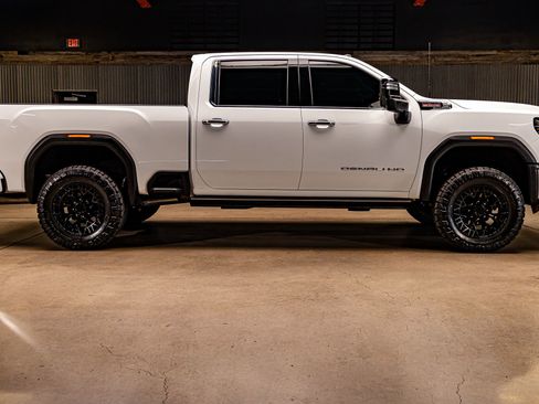 Used 2025 GMC Sierra 3500 Denali w/ Denali Reserve Package image 11