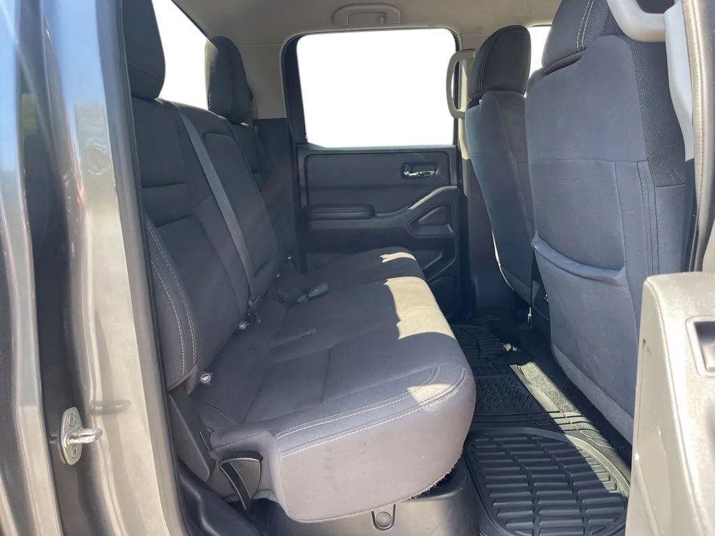Used 2023 Nissan Frontier SV AWD/4WD image 21