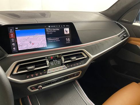 Used 2022 BMW X7 xDrive40i w/ Premium Package image 24