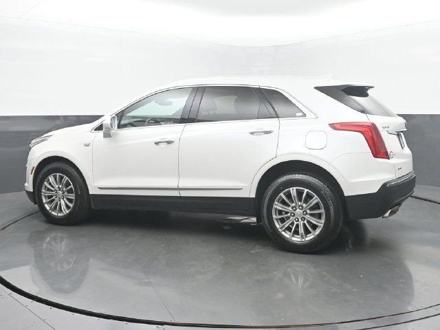 Used 2017 Cadillac XT5 Luxury w/ Driver Awareness Package AWD/4WD image 3