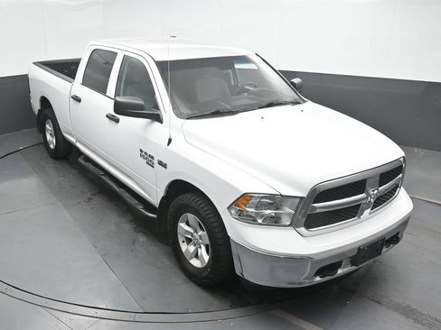 Used 2022 RAM 1500 Classic SLT AWD/4WD image 31